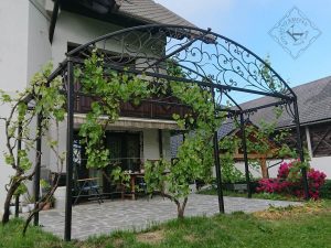 Kovana pergola, kovana brajda